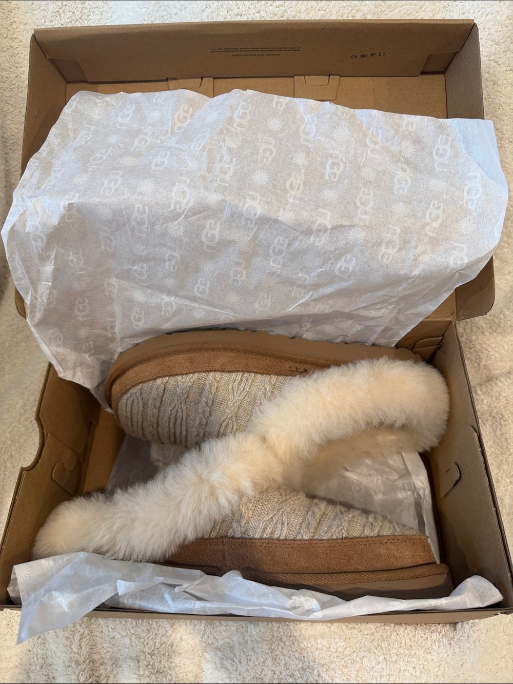 UGG Cluggette Cabelle Knit Slipper - Women's NEW IN BOX - Picture 8 of 12